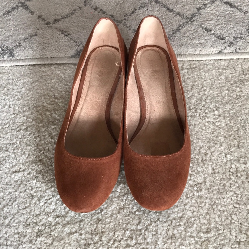 Old navy faux suede pumps